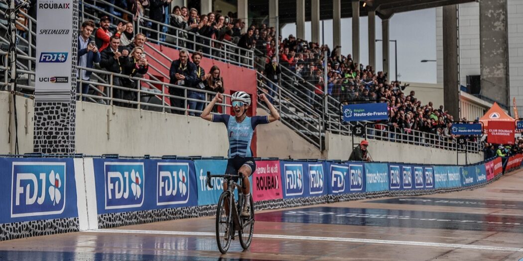 Parigi Roubaix Donne 2021, cavalcata solitaria di Lizzie ...