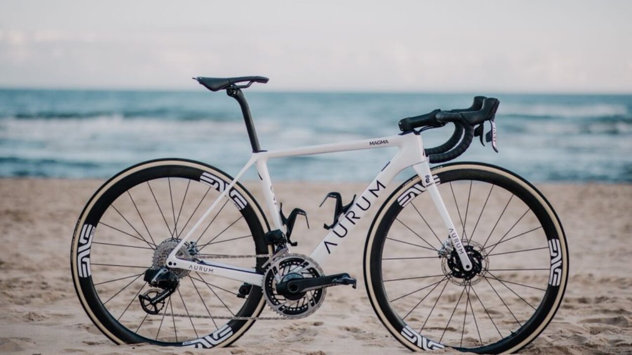 Eolo-Kometa, presentata la bici per il 2022 - SpazioCiclismo