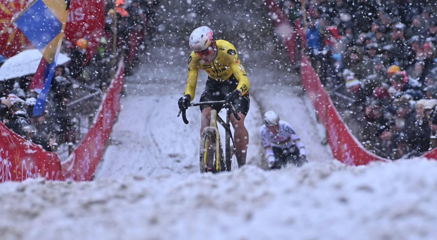Wout Van Aert in ciclocross su neve, esempio di sport su cui scommettere con Wintoto